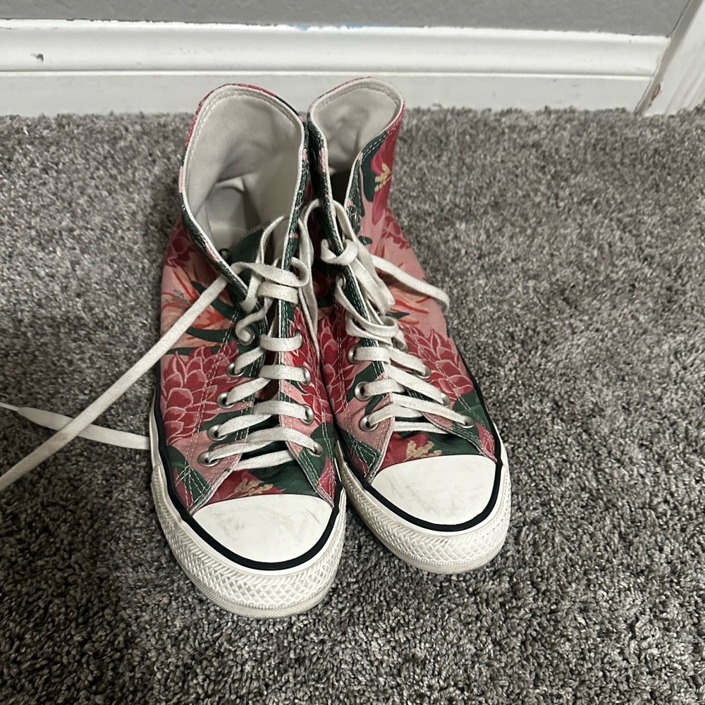 Floral High-Top Sneakers converse